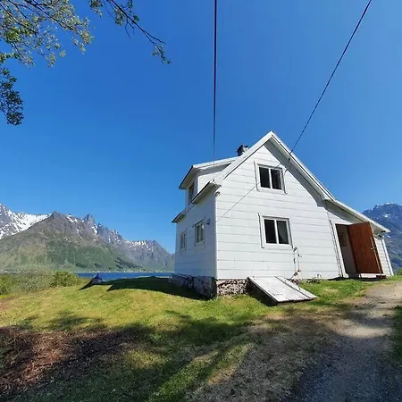 Vestpollen Lodge