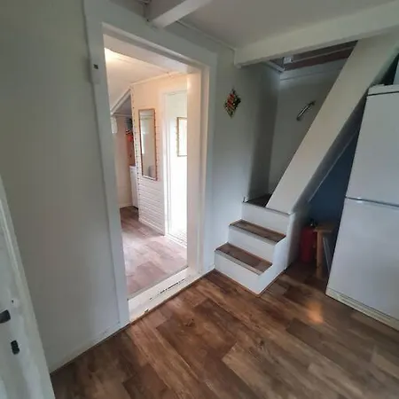Vestpollen Lodge بيت للعطل