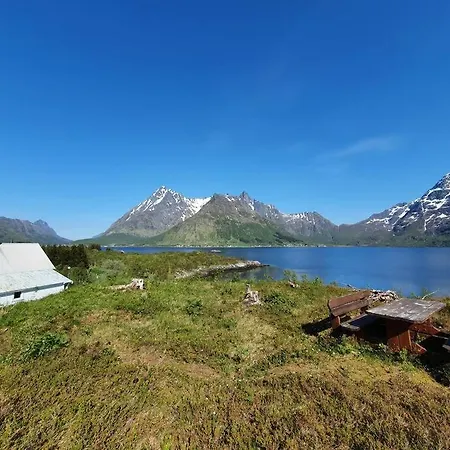بيت للعطل Vestpollen Lodge *